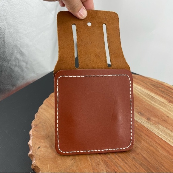 CLC Custom Leathercraft Heavy Duty Belt Loop Hammer Holder brown leather brass - Picture 3 of 3